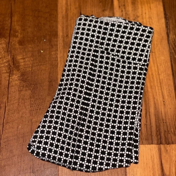 Papaya Women Black & White dress Plaid shorts size S - Picture 8 of 8